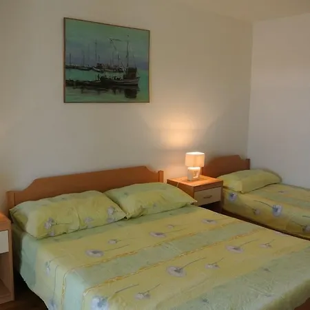 Apartman 1 *