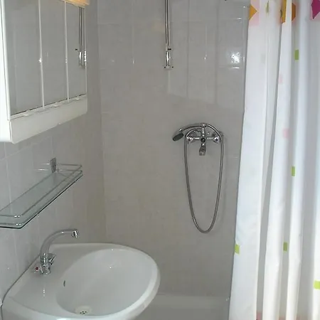 Apartman 1 *